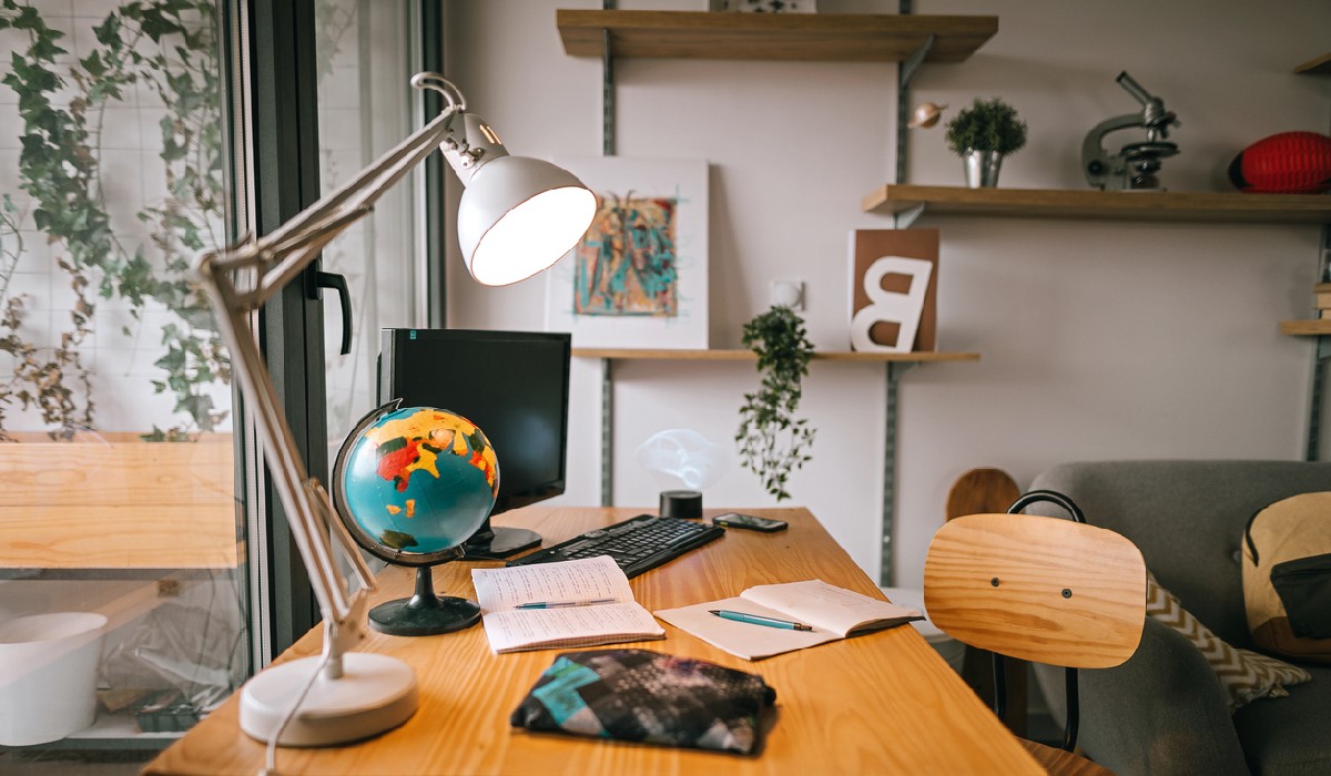 led desk lamp independence Benefits of LED Desk Lamps