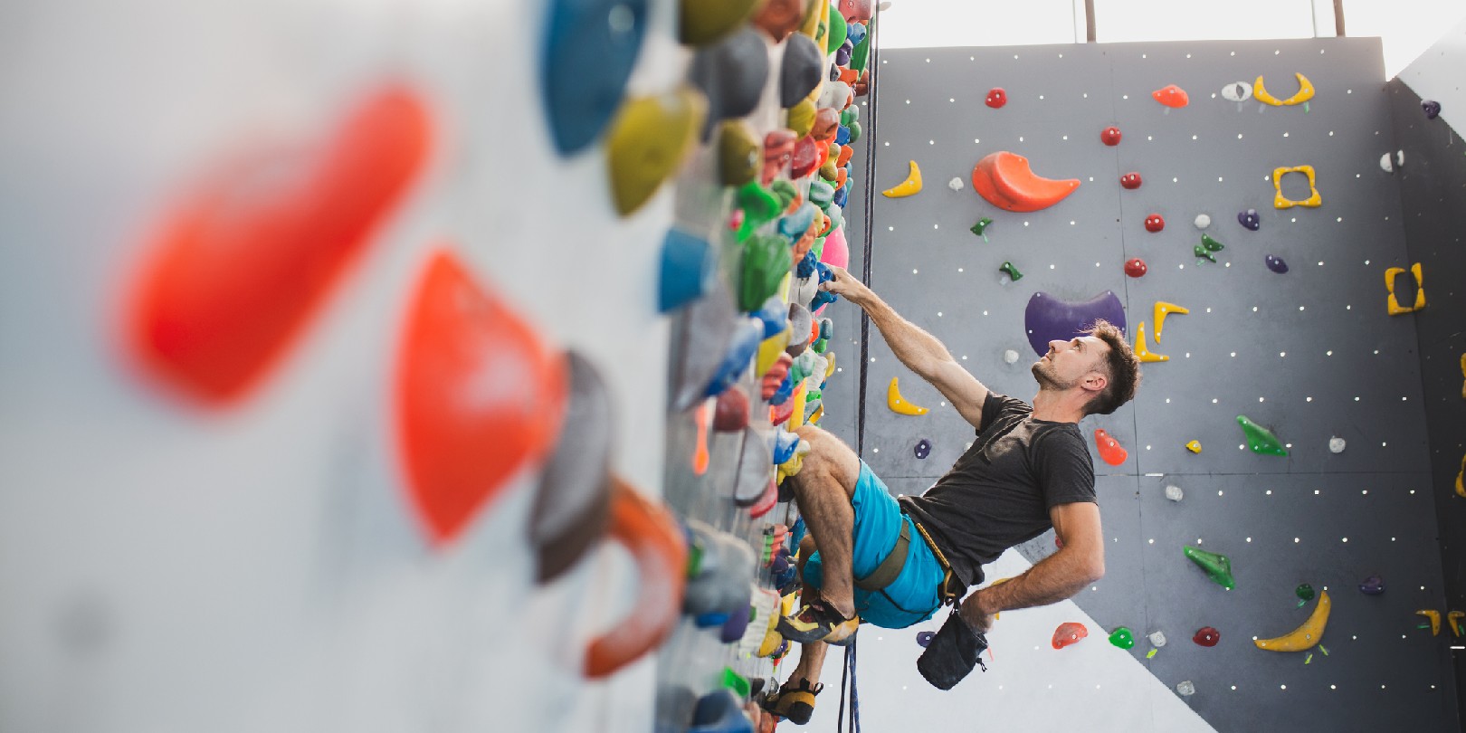 what-is-bouldering the-independence Extreme sports and bouldering concept.