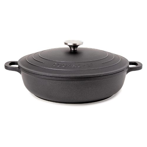 nuovva casserole baking dish with a lid
